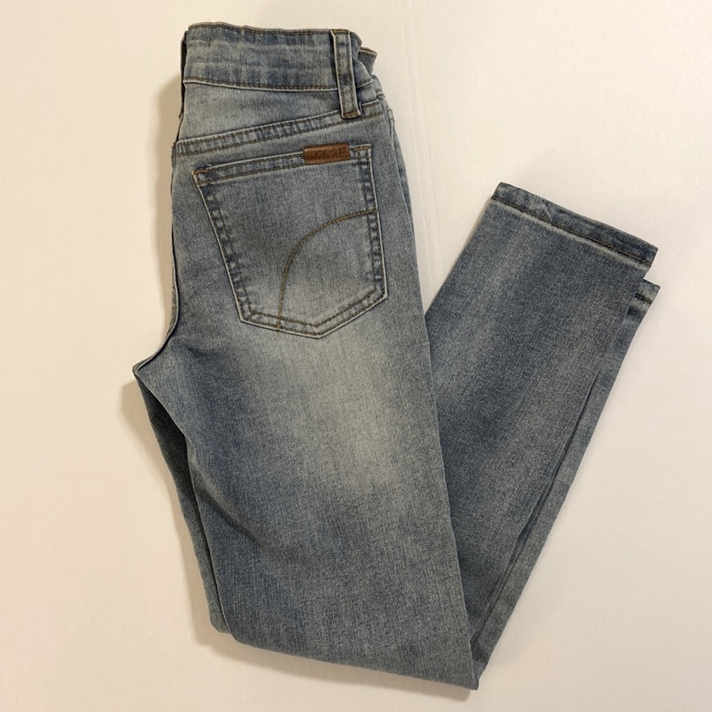Joe’s Jeans Distressed size 7